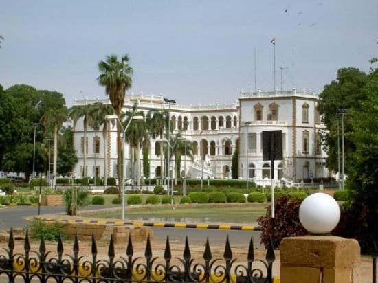 مهاجم يقتل جنديين يحرسان القصر الرئاسي في السودان