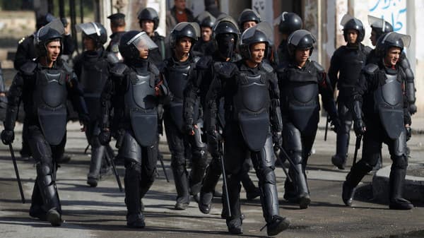 الأمن المصري يحبط مخططاً لتفجير سيارة في منطقة مأهولة بالسكان في العريش