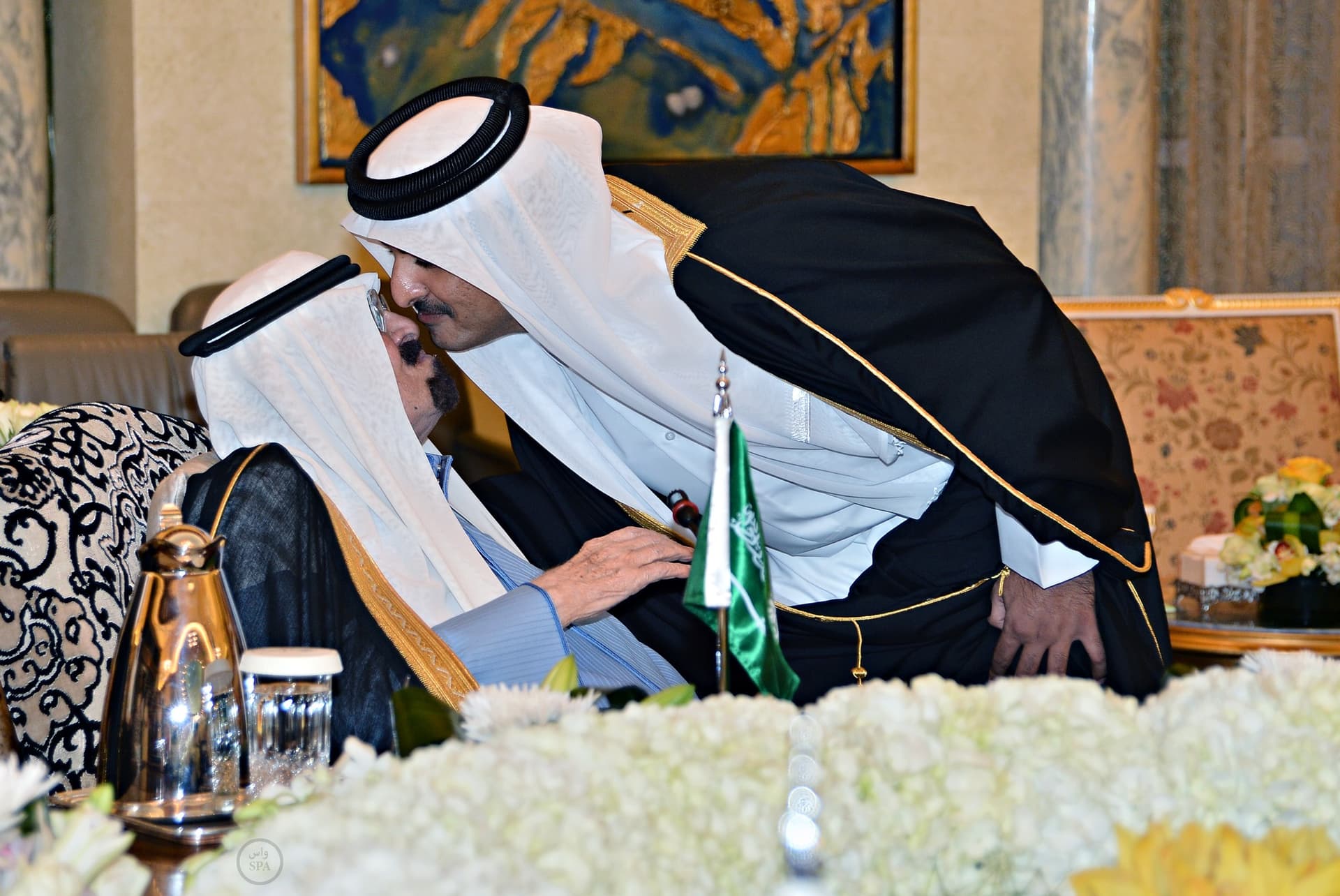 السعودية والبحرين والإمارات تعيد سفرائها إلى قطر