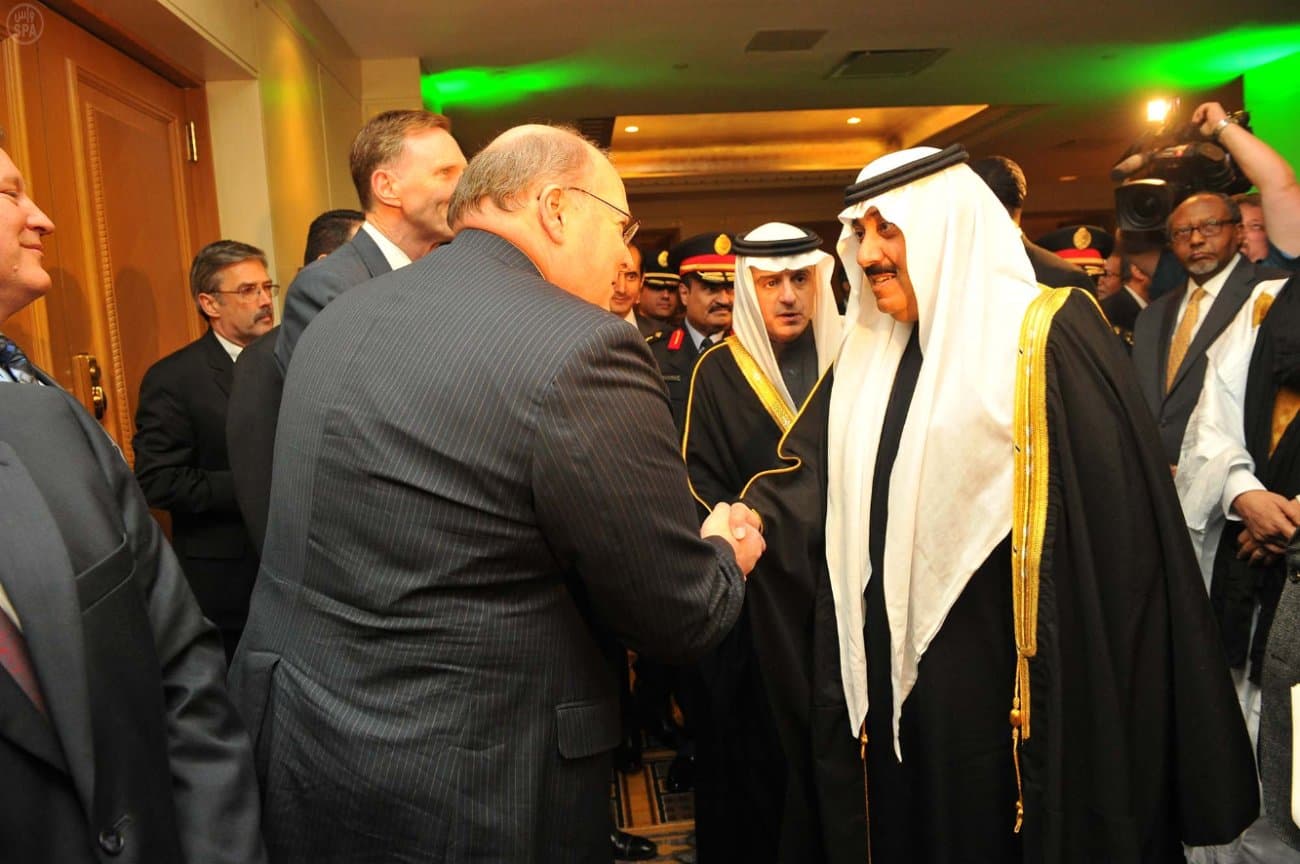 وزير الحرس الوطني يشرف حفل الاستقبال والعشاء الذي أقامه السفير عادل الجبير