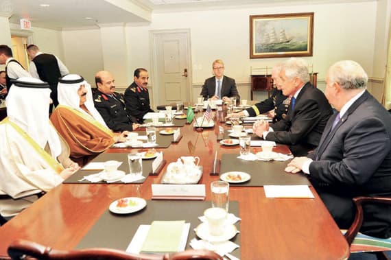 متعب بن عبد الله ووزير الدفاع الأمريكي يؤكدان دعم العلاقات بين البلدين وتعزيزها
