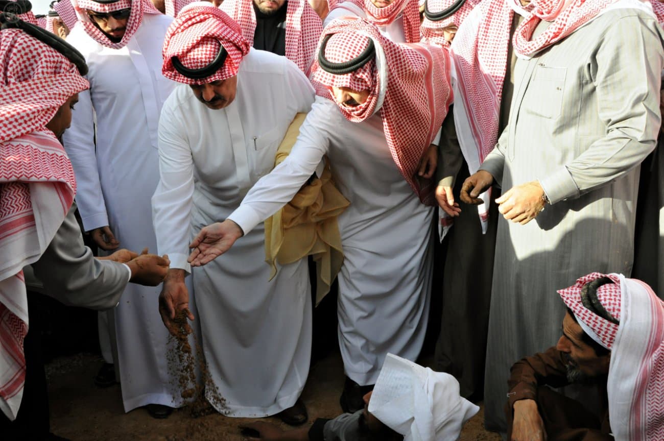 السعودية تواري خادم الحرمين الشريفين الملك عبدالله بن عبد العزيز الثرى في مقبرة العود