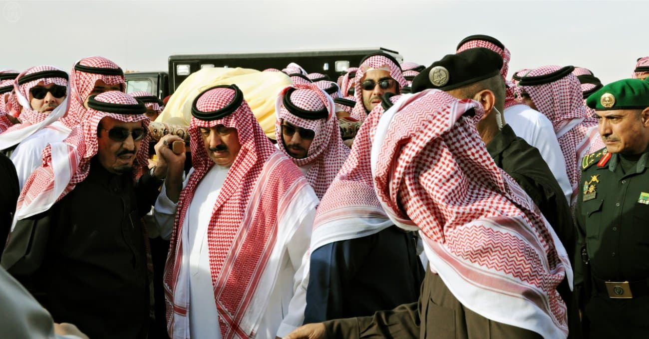 السعودية تواري خادم الحرمين الشريفين الملك عبدالله بن عبد العزيز الثرى في مقبرة العود