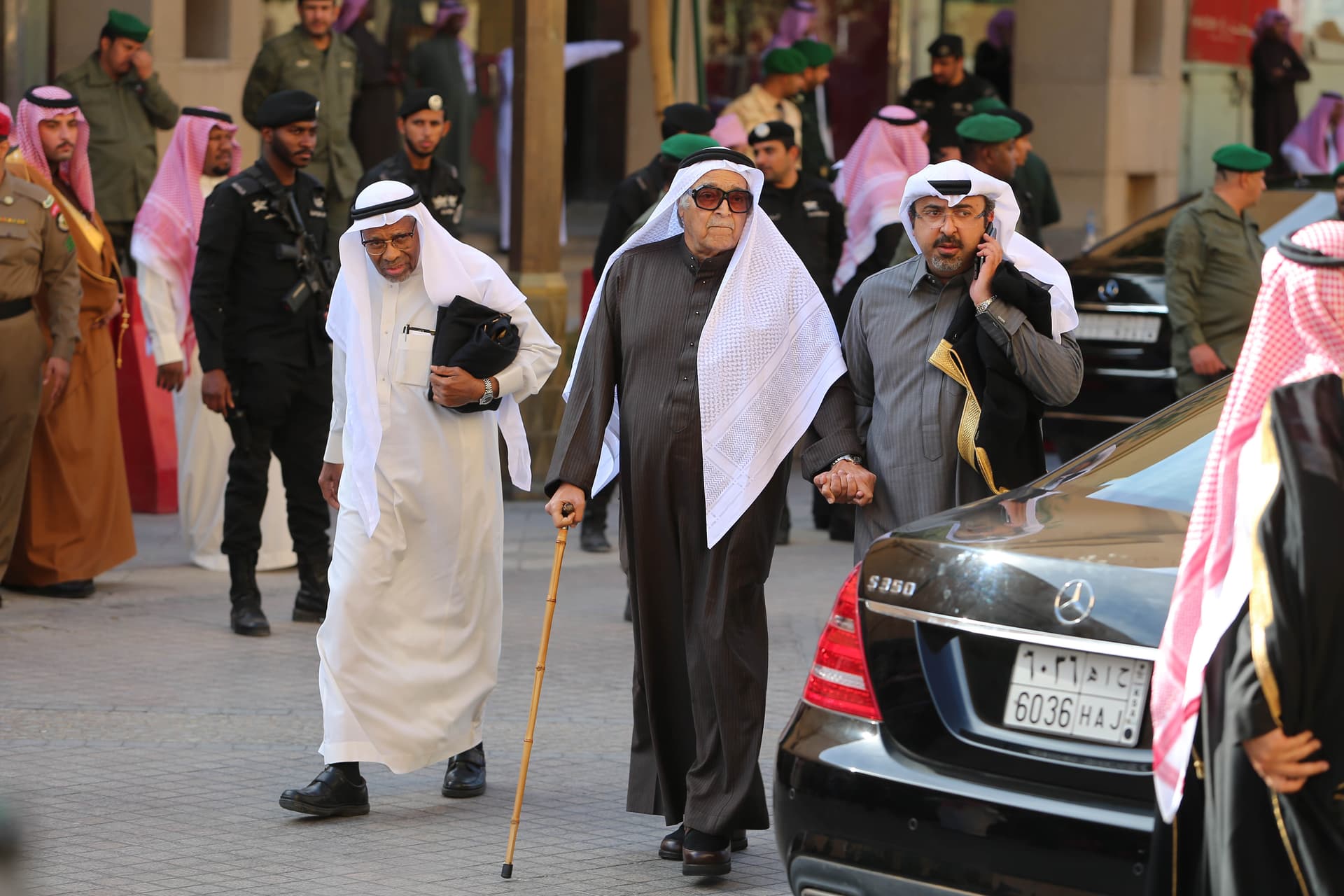 السعودية تواري خادم الحرمين الشريفين الملك عبدالله بن عبد العزيز الثرى في مقبرة العود