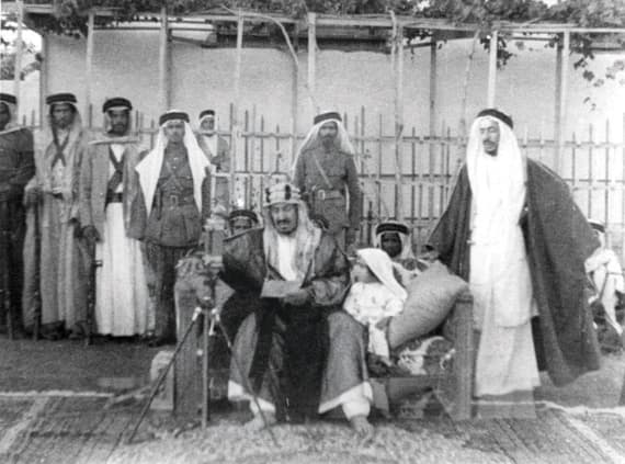 190 ألــف صـورة ترصد تـاريـخ المملكة وحياة الملك سلمان