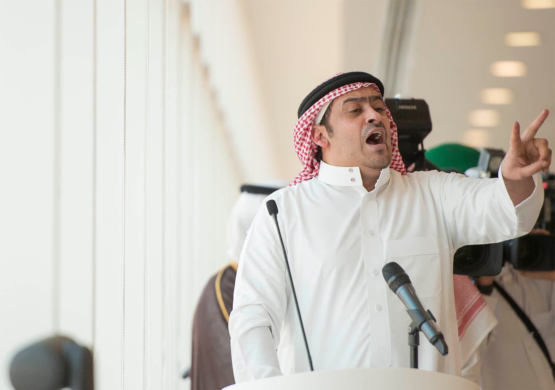 خادم الحرمين يرعى الحفل الختامي لمهرجان الملك عبدالعزيز للإبل ويدشن القرية السعودية للإبل