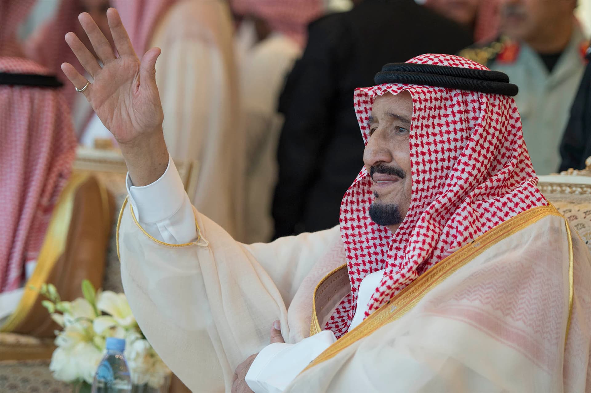 خادم الحرمين يرعى الحفل الختامي لمهرجان الملك عبدالعزيز للإبل ويدشن القرية السعودية للإبل