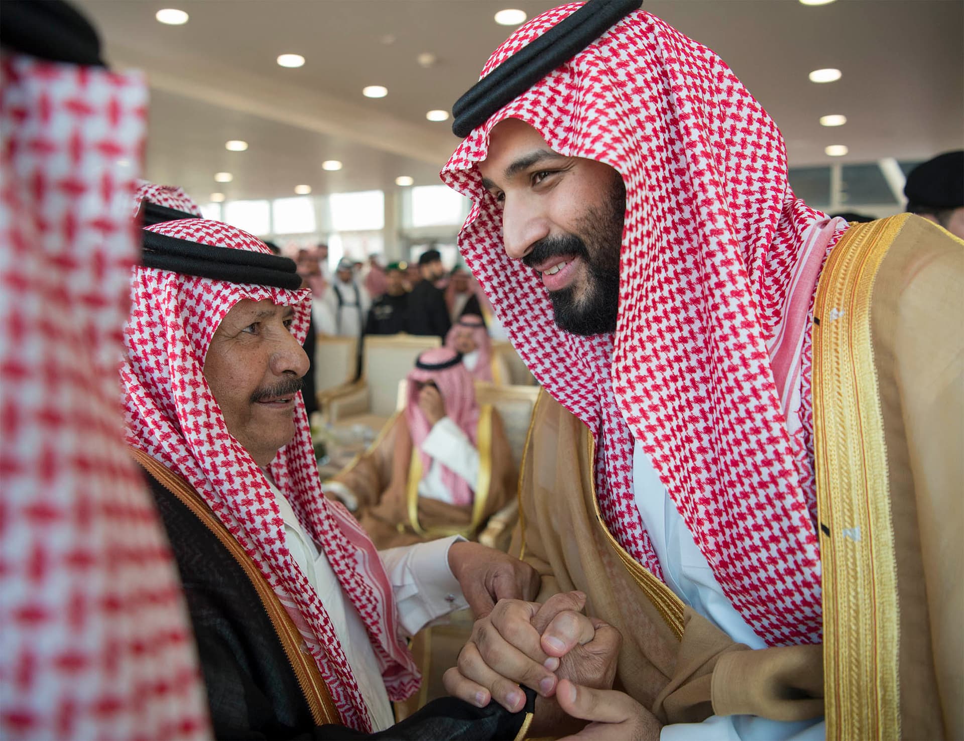 خادم الحرمين يرعى الحفل الختامي لمهرجان الملك عبدالعزيز للإبل ويدشن القرية السعودية للإبل