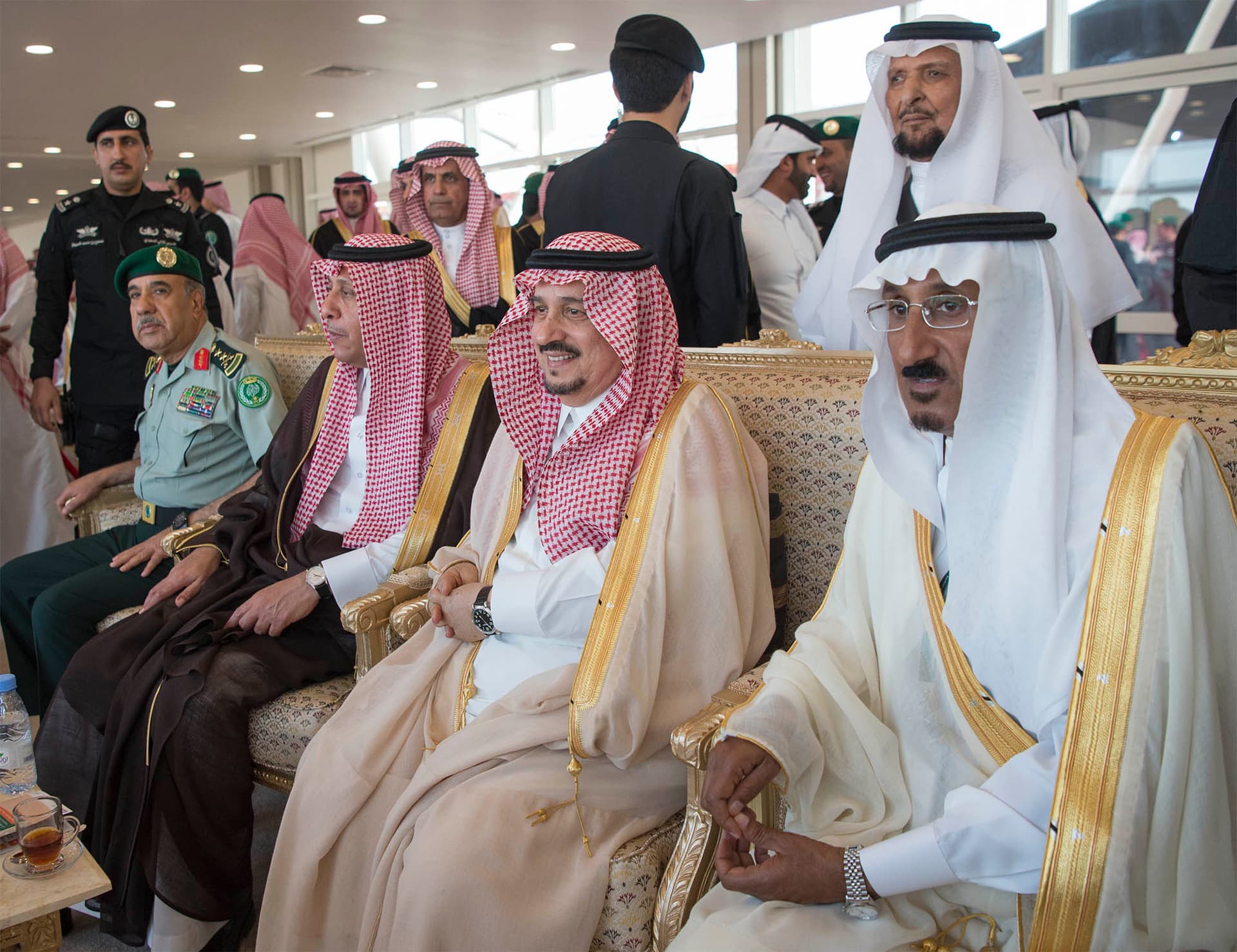 خادم الحرمين يرعى الحفل الختامي لمهرجان الملك عبدالعزيز للإبل ويدشن القرية السعودية للإبل