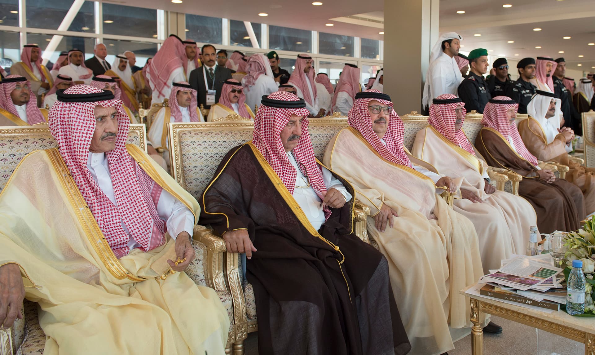 خادم الحرمين يرعى الحفل الختامي لمهرجان الملك عبدالعزيز للإبل ويدشن القرية السعودية للإبل