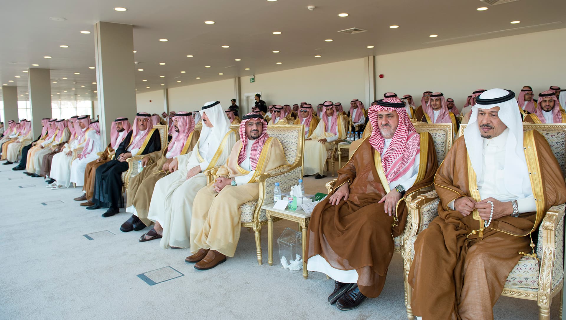 خادم الحرمين يرعى الحفل الختامي لمهرجان الملك عبدالعزيز للإبل ويدشن القرية السعودية للإبل