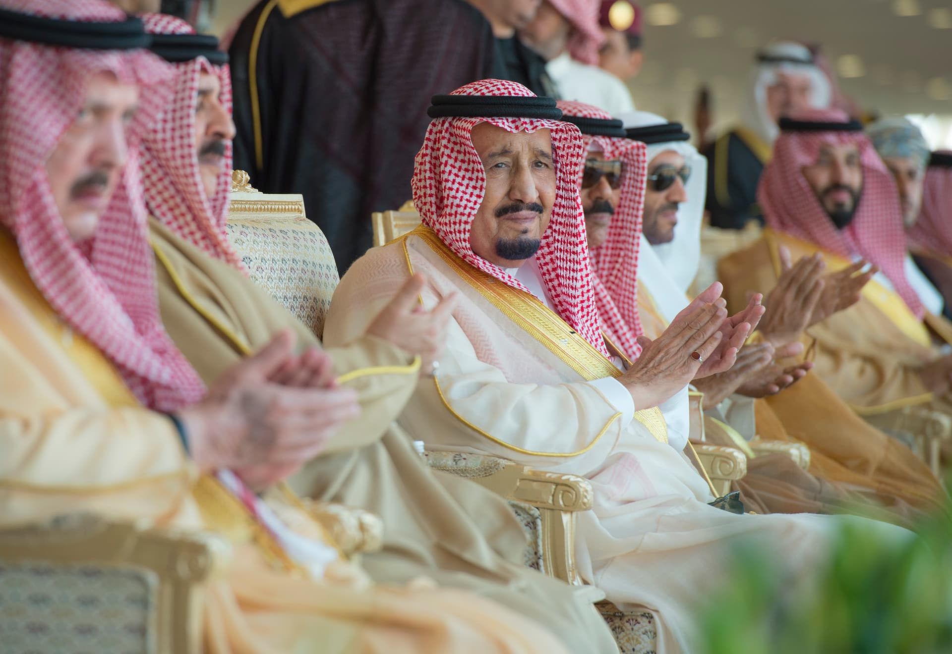 خادم الحرمين يرعى الحفل الختامي لمهرجان الملك عبدالعزيز للإبل ويدشن القرية السعودية للإبل