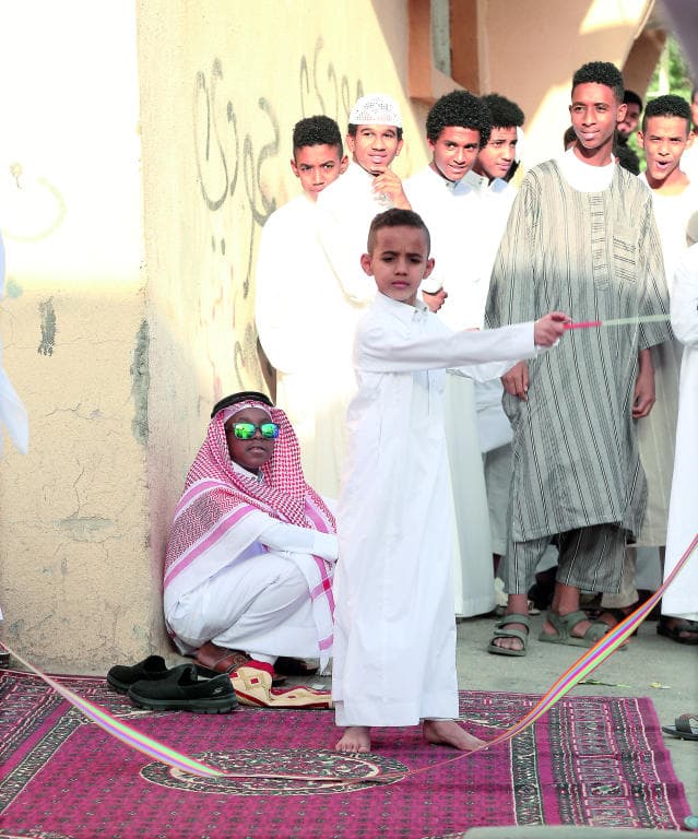 «عيد الجيران».. عادات احتفالية قديمة تتوارثها الأجيال