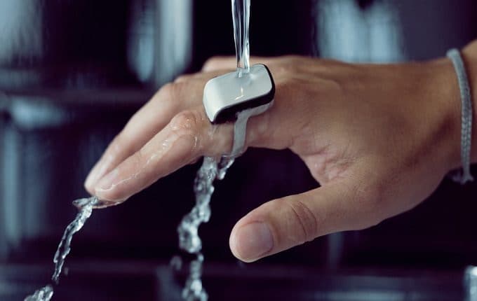 ORII .. خاتم فريد يحول أصبعك إلى هاتف ذكي