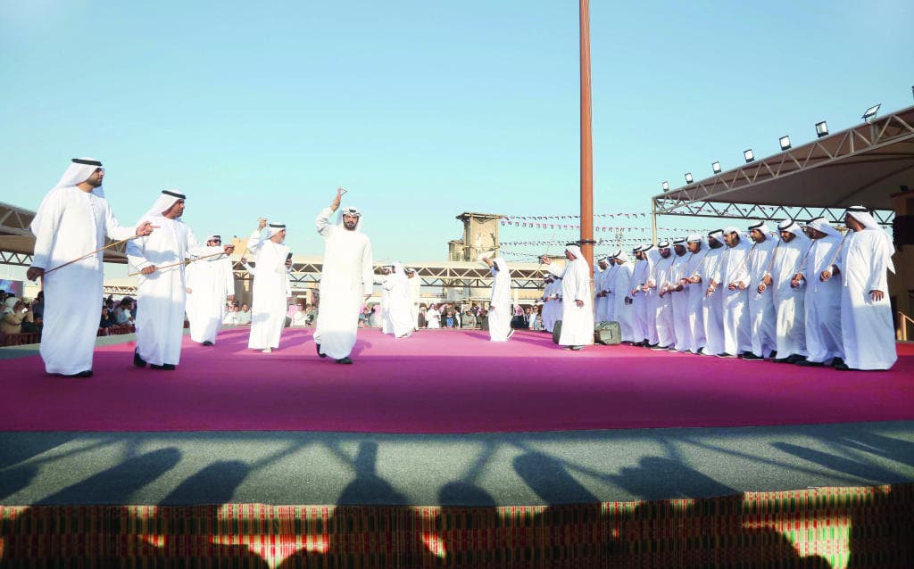 «الرزفة» و«اليولة» رقصات تحكي الموروث الشعبي الإماراتي