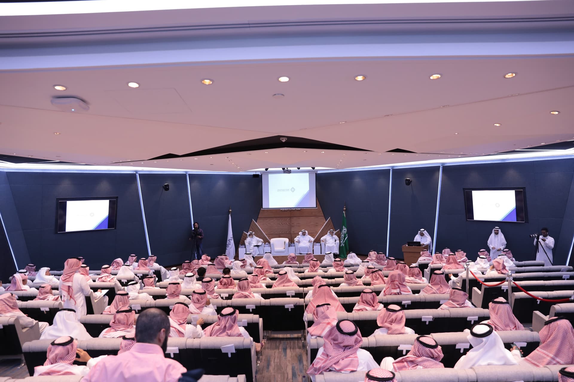 عقاريون يستنجدون بـ «هيئة العقار» لمواجهة انخفاض الأسعار .. والمحافظ: لن نتدخل