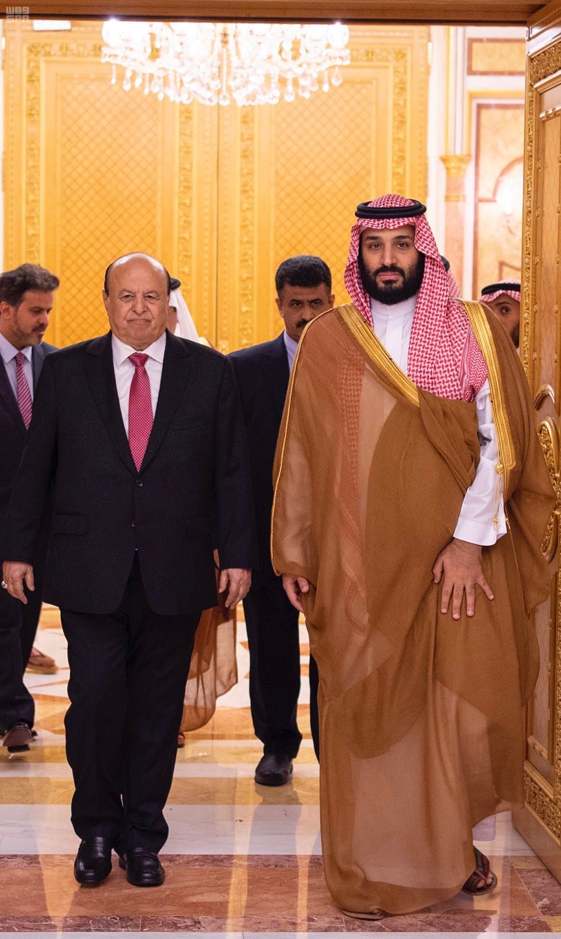 ولي العهد يبحث مع الرئيس هادي المستجدات والتطورات على الساحة اليمنية