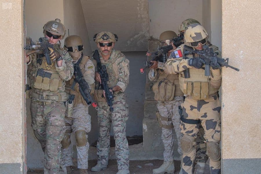 اختتام مناورات تمرين "النجم الساطع 2018" في مصر بمشاركة القوات السعودية