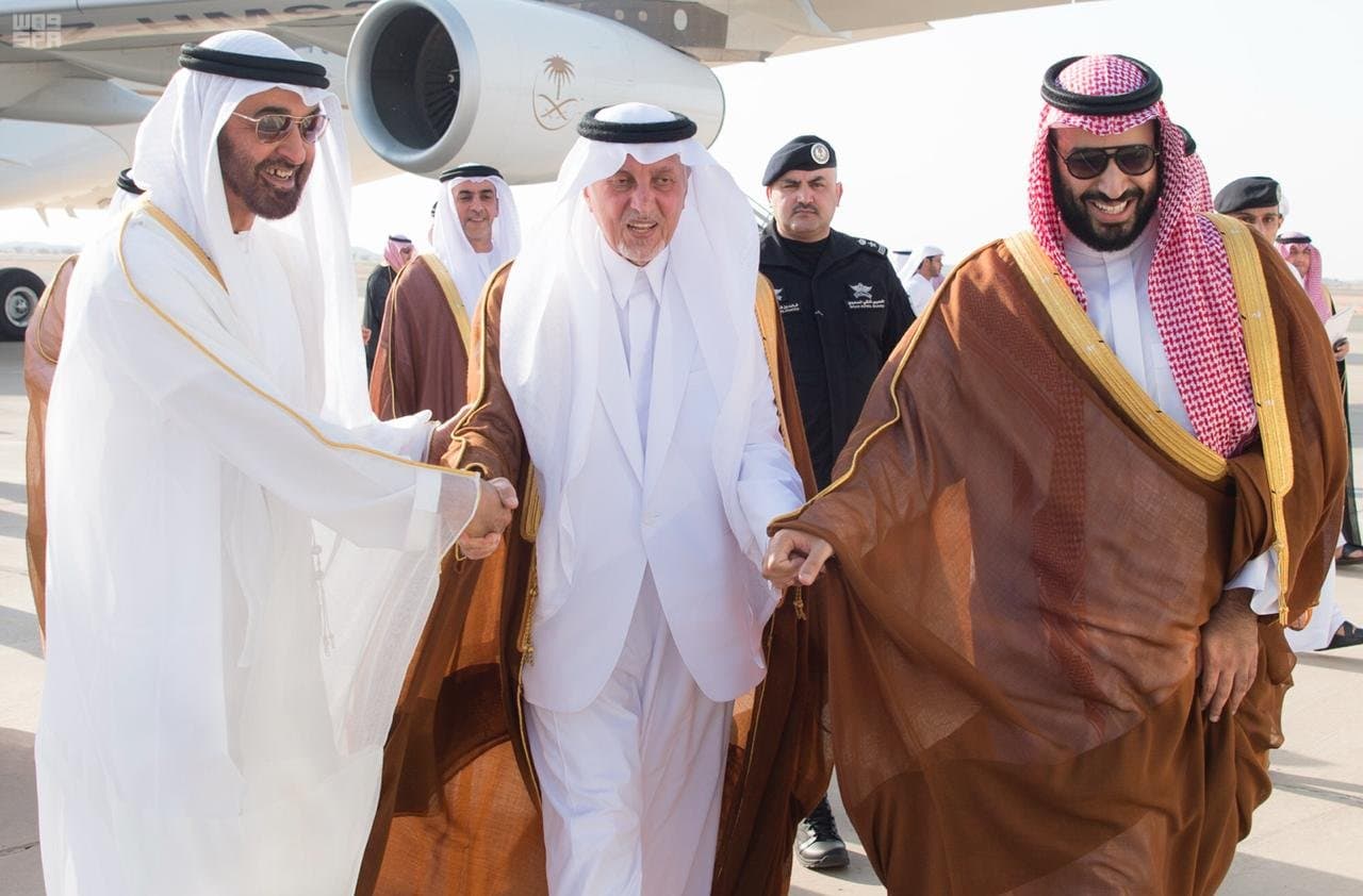 ولي العهد يتوج الفائزين بالأشوط الختامية لمهرجان الهجن