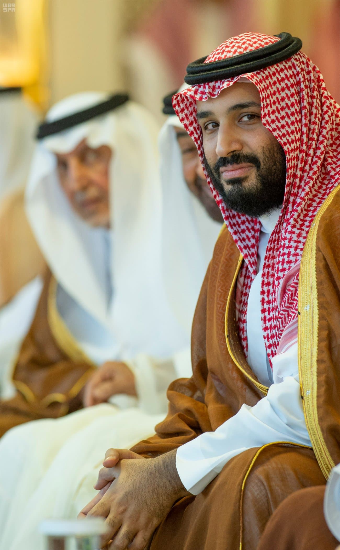 ولي العهد يتوج الفائزين بالأشوط الختامية لمهرجان الهجن