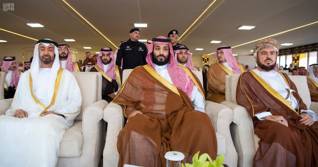 ولي العهد يتوج الفائزين بالأشوط الختامية لمهرجان الهجن