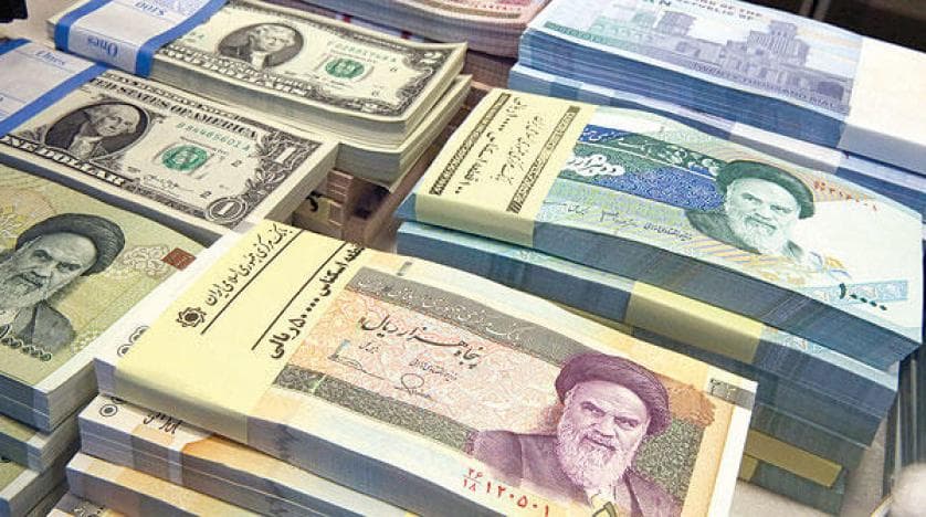 تسارع هبوط الريال الإيراني مقابل الدولار