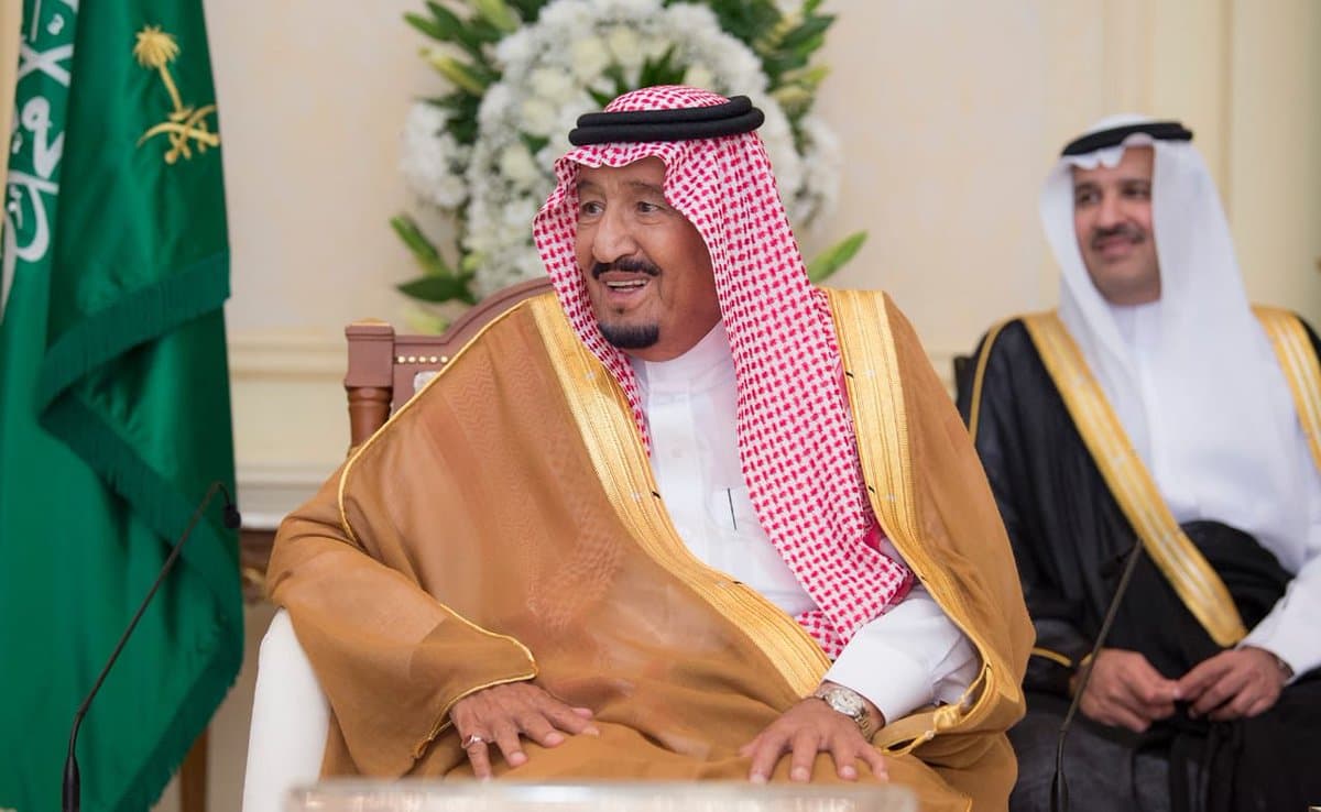 الملك في حفل أهالي المدينة : إذا رأيتم أي شيء يضر بدينكم أو وطنكم أو مواطنيكم فالله يحييكم