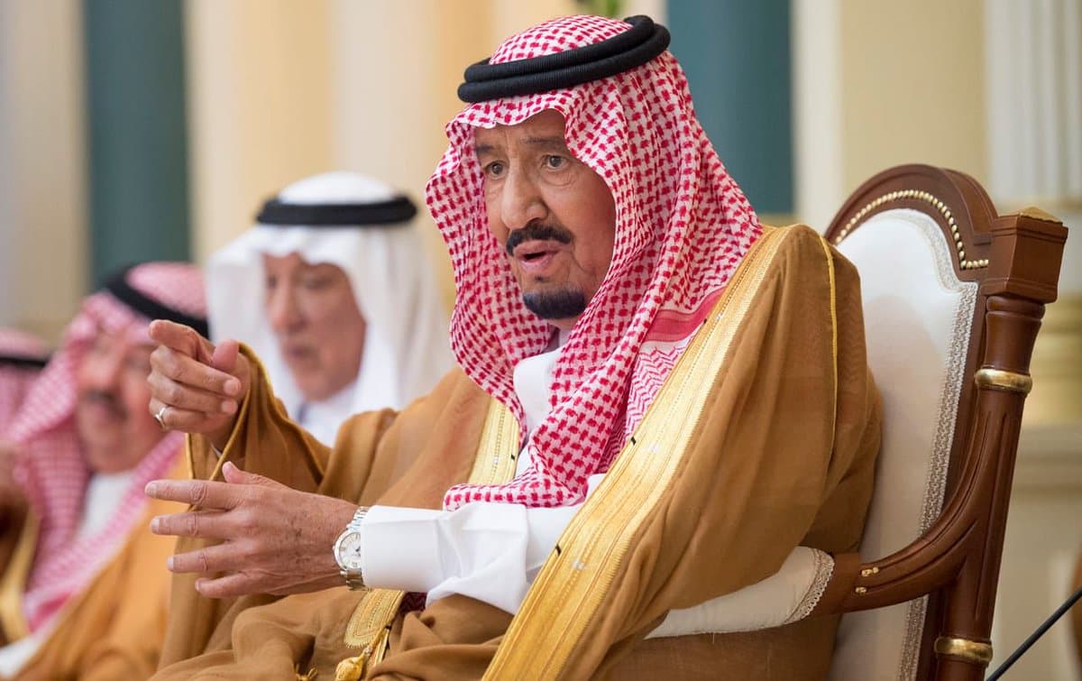 الملك في حفل أهالي المدينة : إذا رأيتم أي شيء يضر بدينكم أو وطنكم أو مواطنيكم فالله يحييكم