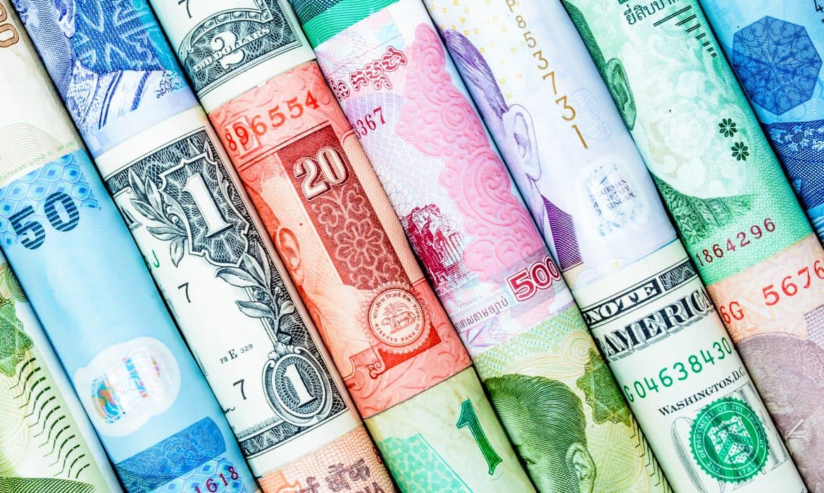 الدولار الاسترالي يقود خسائر عملات السلع الأولية بفعل توترات التجارة
