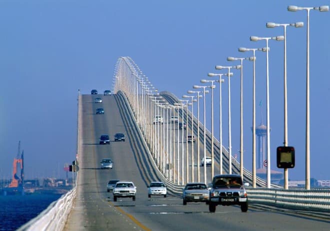جسر الملك فهد : تحويل مسارات الطلبة وذوي الاحتياجات الخاصة لـ مسار C12