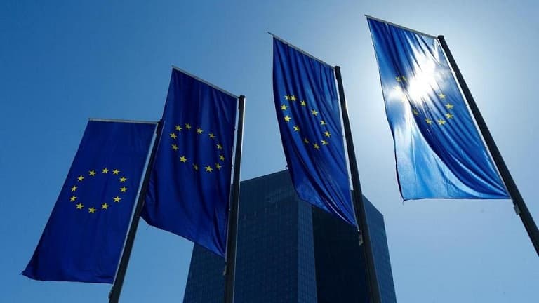 معنويات منطقة اليورو تهبط في فبراير لأدنى مستوى في عامين