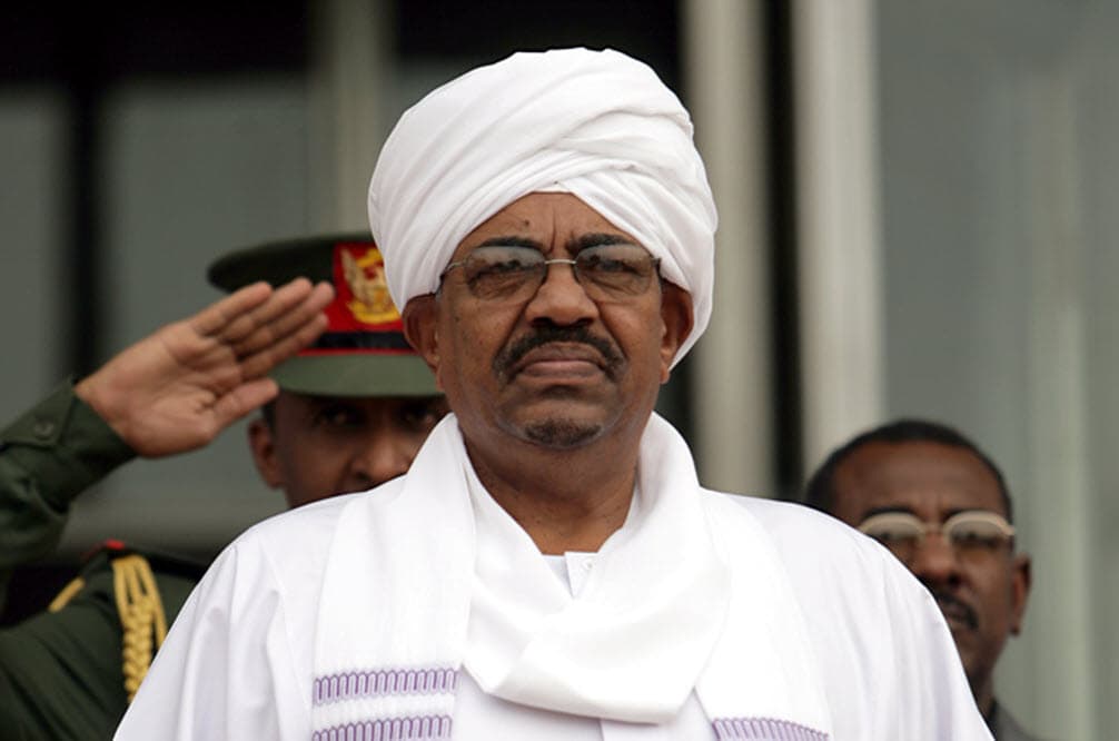 الرئيس السوداني يلغي ضريبة القيمة المضافة على التمويل الأصغر