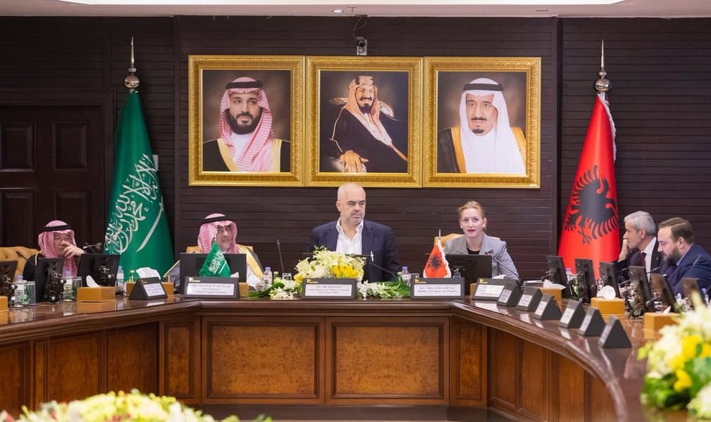 رئيس وزراء ألبانيا يدعو السعوديين للإستفادة من فرص الاستثمار في بلاده