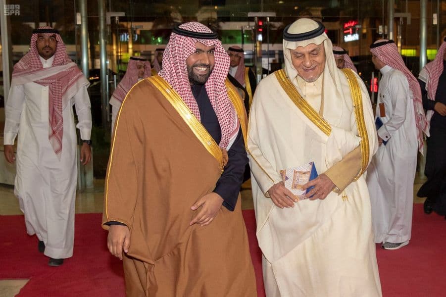 وزير الثقافة يفتتح معرض "وهج" في متحف الفيصل للفن العربي الإسلامي