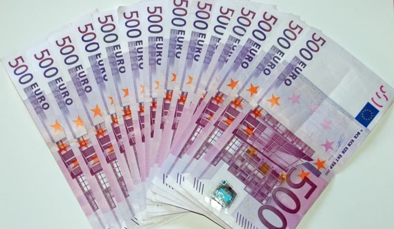 تعرف على السر وراء اختيار رمز عملة اليورو