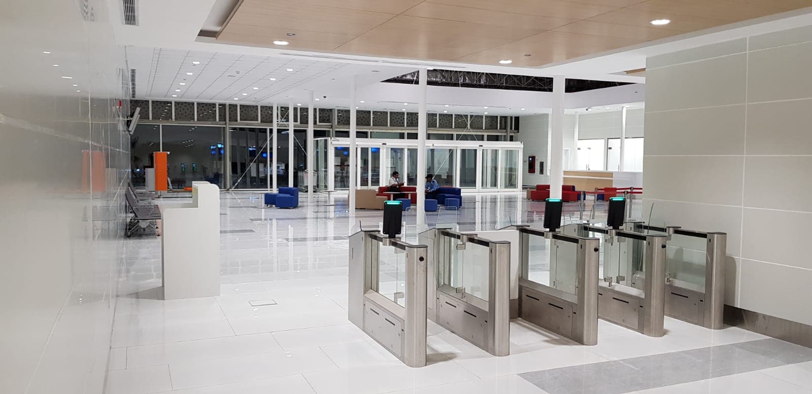 الطيران المدني يعلن افتتاح مطار خليج نيوم