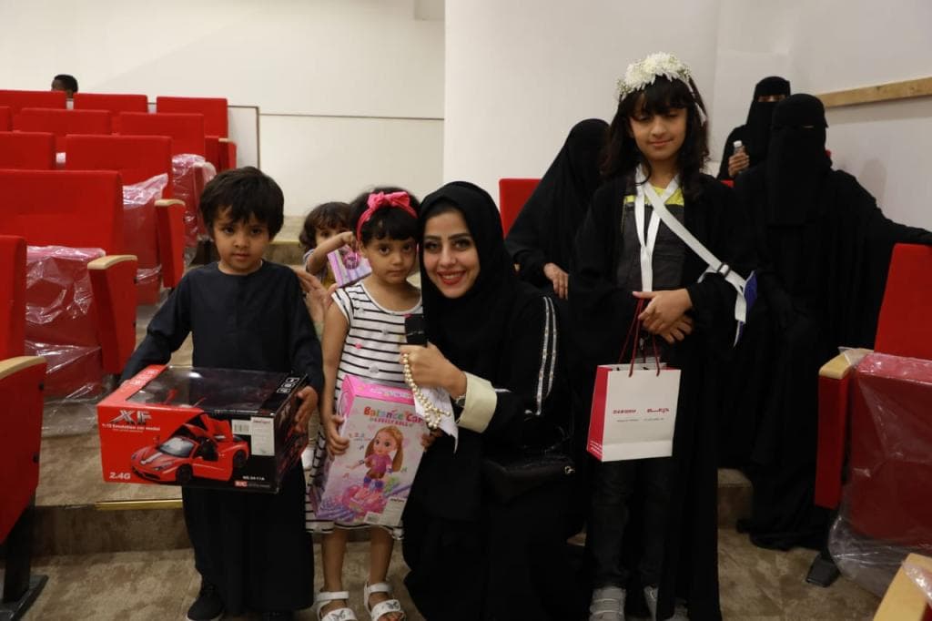 مطوفو حجاج تركيا يدخلون الفرح على 30 من أبناء وبنات الشهداء والمرابطين