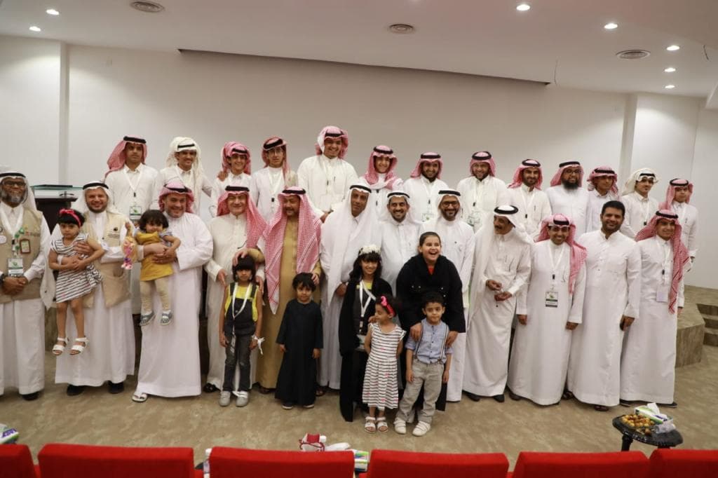 مطوفو حجاج تركيا يدخلون الفرح على 30 من أبناء وبنات الشهداء والمرابطين