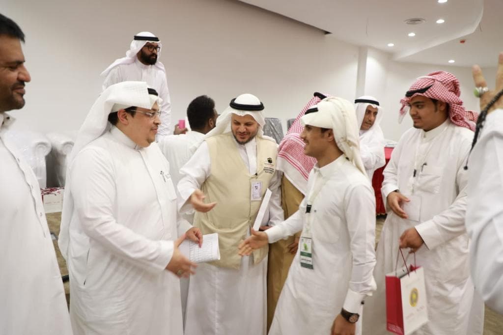 مطوفو حجاج تركيا يدخلون الفرح على 30 من أبناء وبنات الشهداء والمرابطين