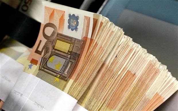 اليورو قرب 1.12 دولار مع ترقب المستثمرين لاجتماعات بنوك مركزية