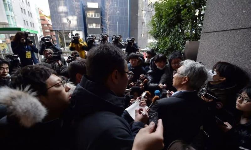 فريق الدفاع الياباني يتنحي عن قضية غصن بعد هروبه