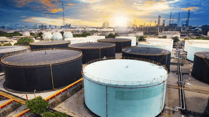 ارتفاع مخزونات الخام الأمريكية وهبوط المنتجات