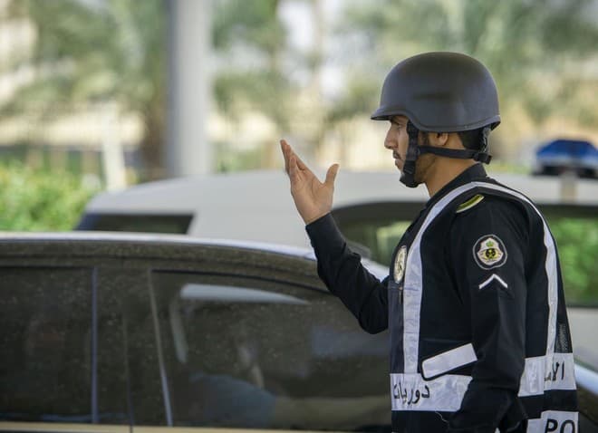 القبض على باكستانيين في الرياض يدعيان توفير لقاح لفيروس كورونا