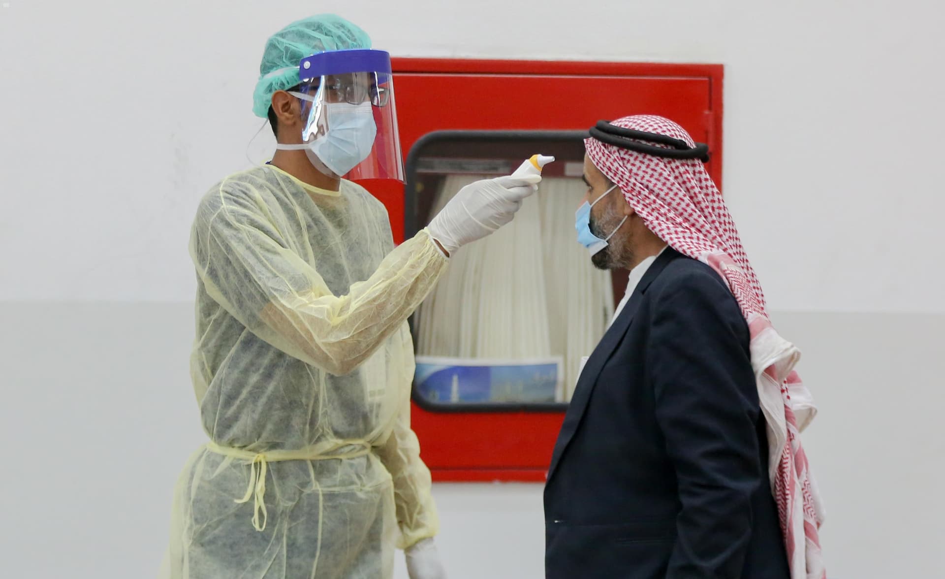 1266 إصابة جديدة بكورونا في السعودية .. والإجمالي يتخطى الـ 20 ألف