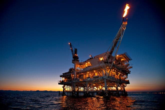 أسعار النفط تواصل الصعود .. برنت فوق 26 دولارا والأمريكي يتجاوز 17.2 دولارا