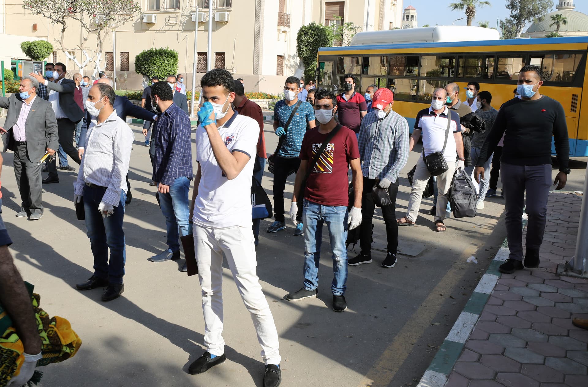 3 أشهر سجن للمتقاعسين عن لبس الكمامة في الكويت