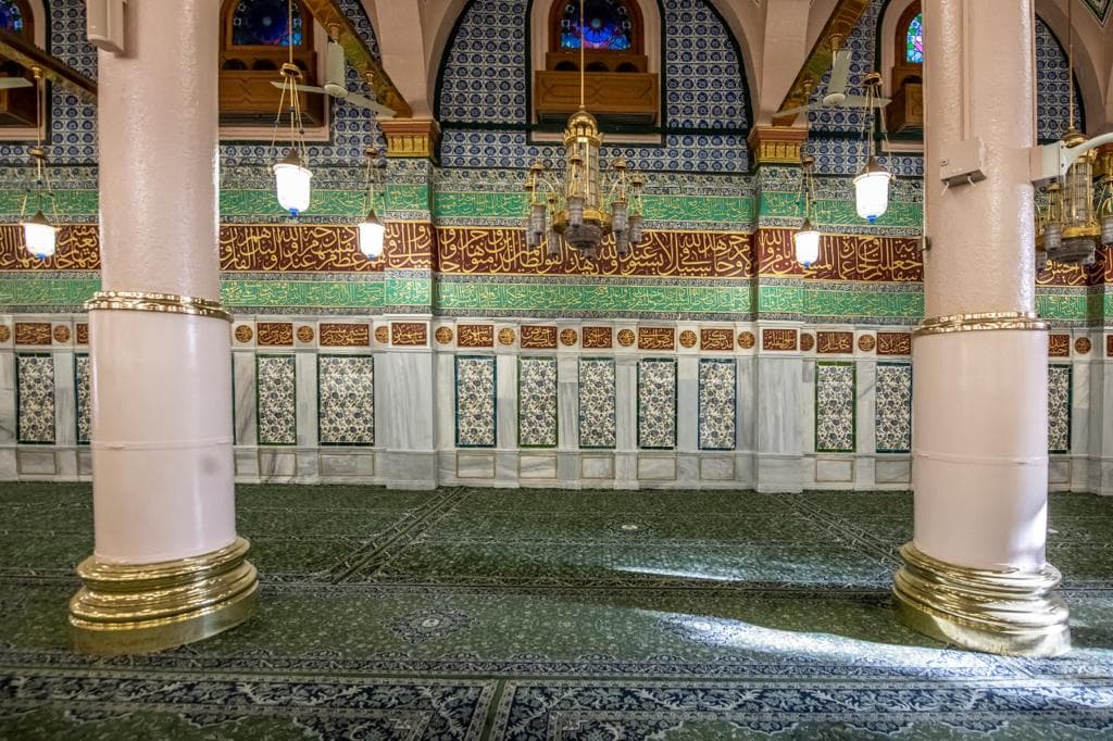 بأعلى معايير فنية .. ترميم الجدار القبلي للمسجد النبوي حفاظا على قيمته التاريخية