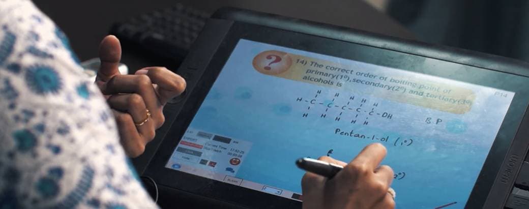 التعليم والتعلم من البعد سينتقل من التجريب إلى المسار العام