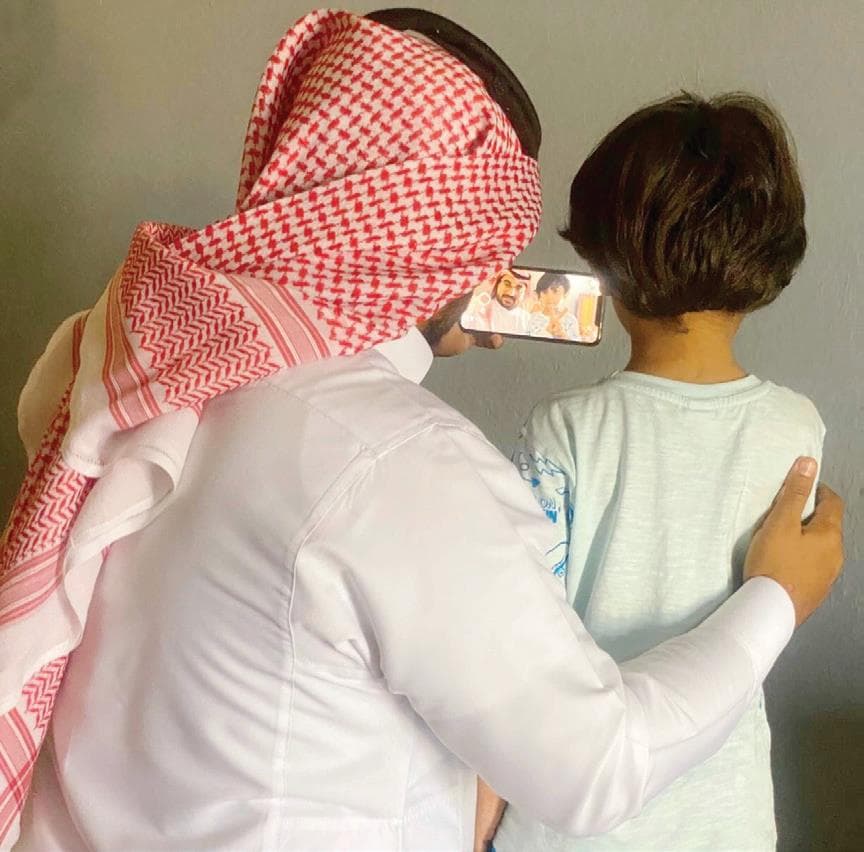 «عيدنا في بيتنا» .. أجواء من الفرح ابتكرها السعوديون في منازلهم