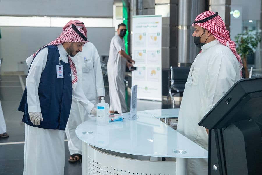 السعودية : إلزام مقدمي الخدمات البريدية بتوفير وسائل الدفع الإلكترونية
